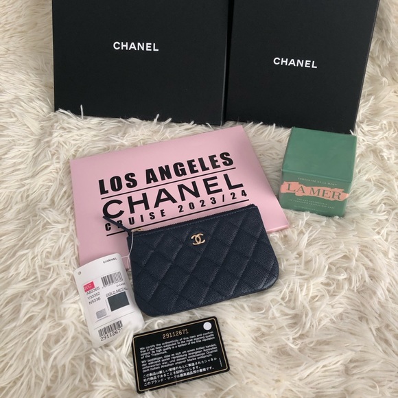 Chanel CLASSIC MINI POUCH (Free LA MER eye concentrate) - Picture 2 of 12